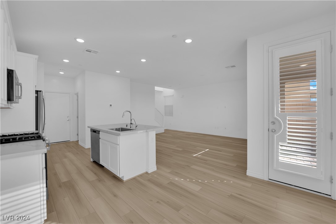 9815 Mojave Mountain Street