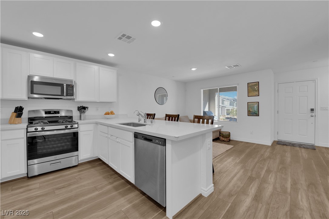 6200 Foxes Dale Street