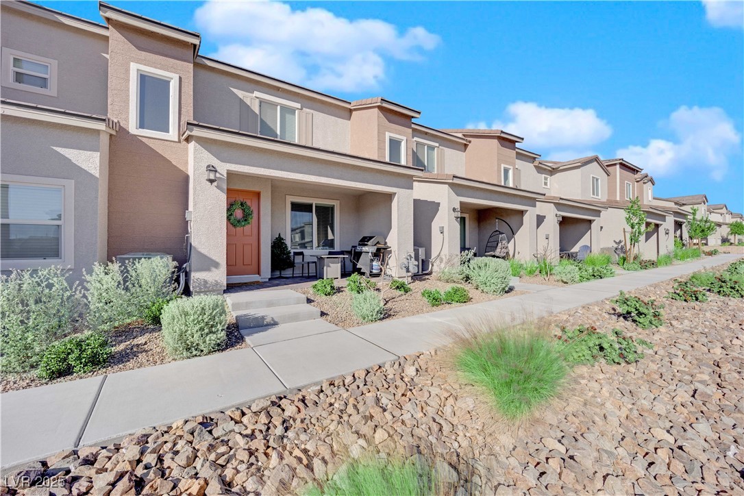 6200 Foxes Dale Street