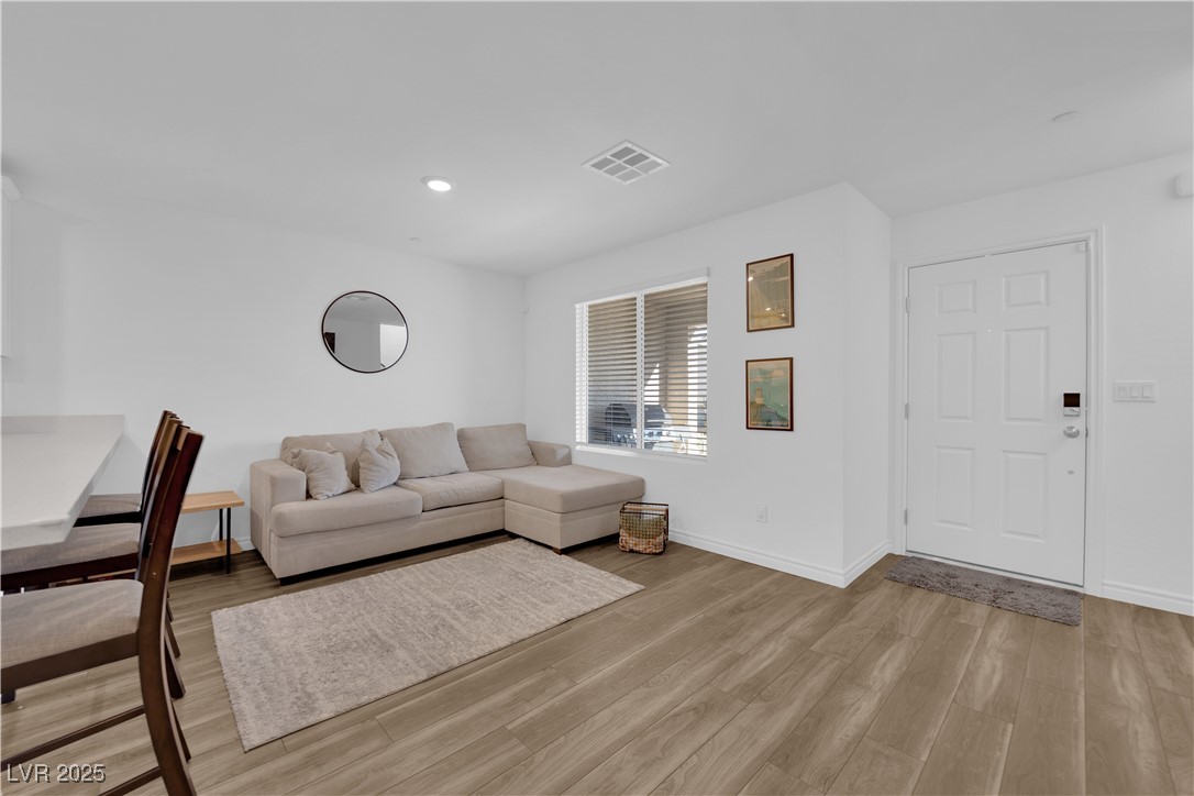 6200 Foxes Dale Street