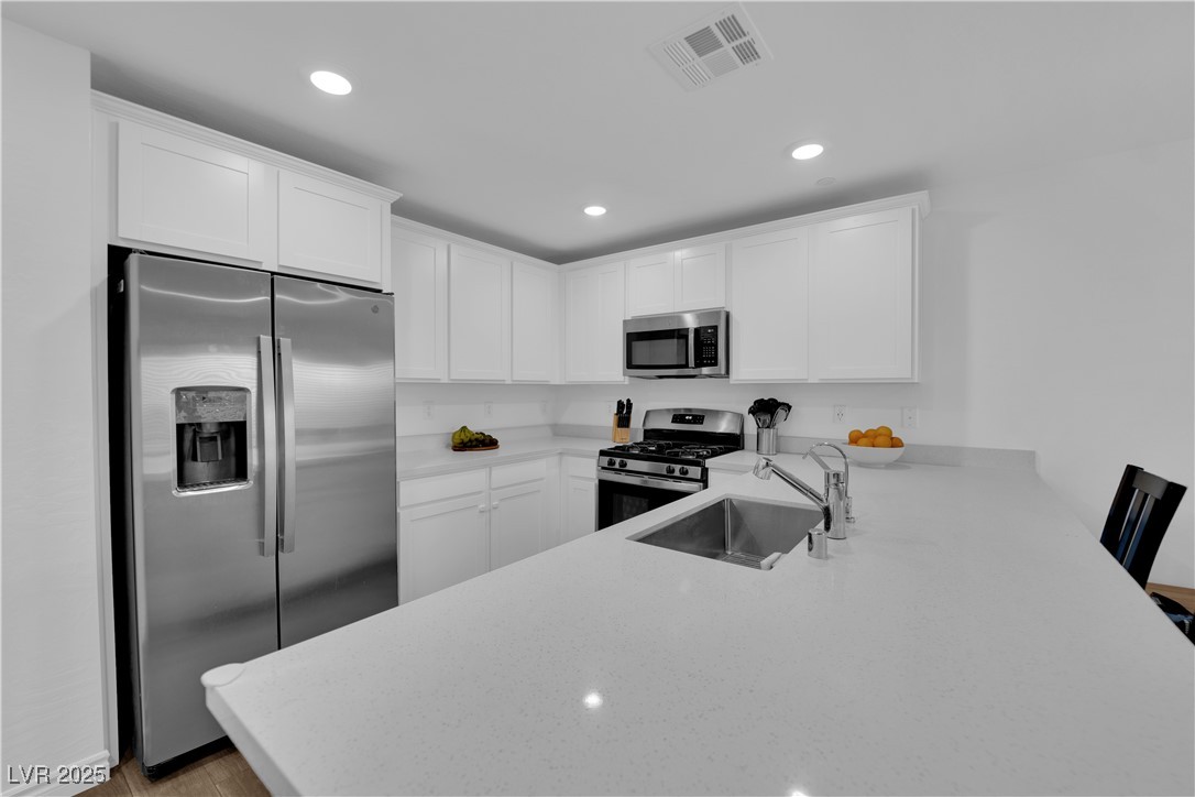 6200 Foxes Dale Street