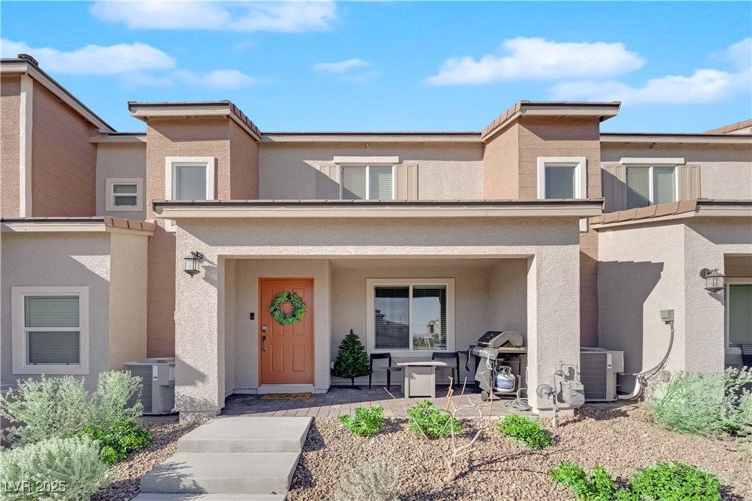 6200 Foxes Dale Street