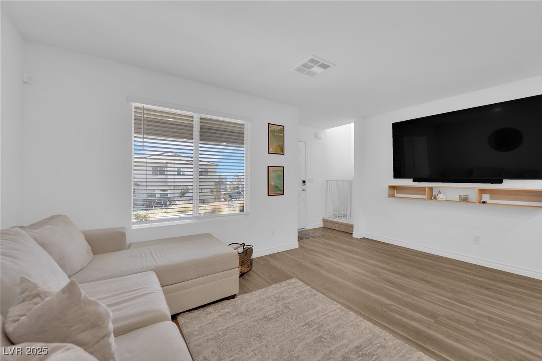 6200 Foxes Dale Street