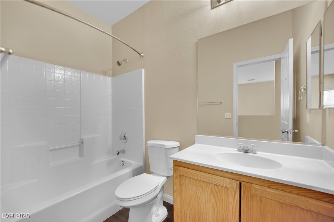 3941 Yellow Mandarin Avenue