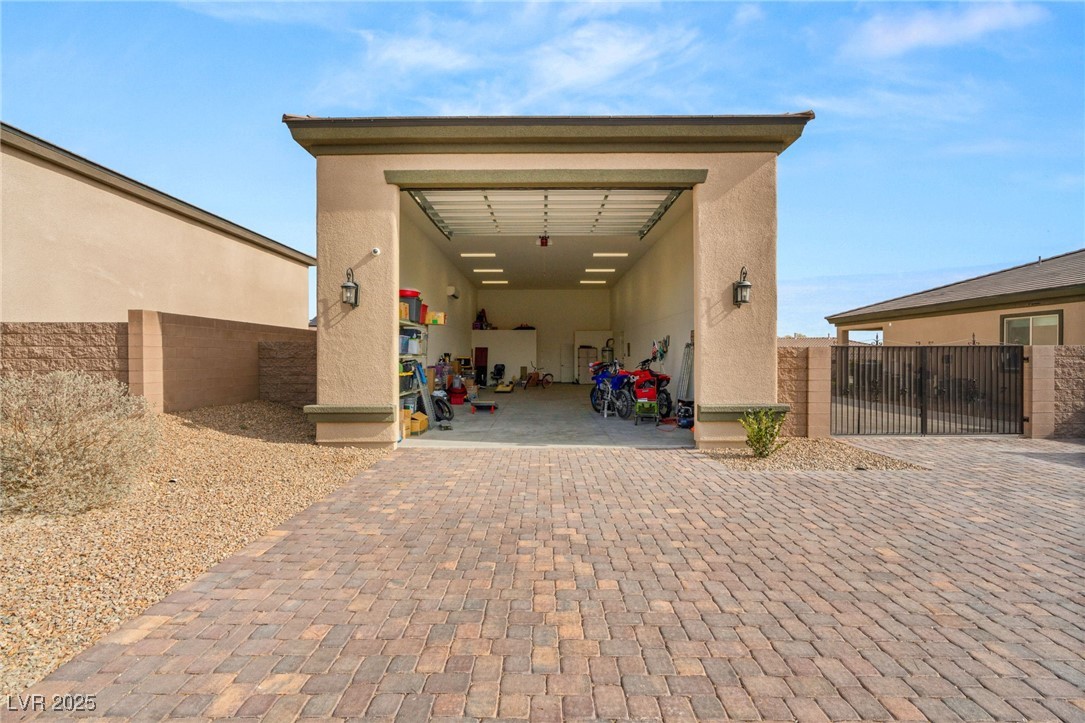 5860 Noah Springs Court