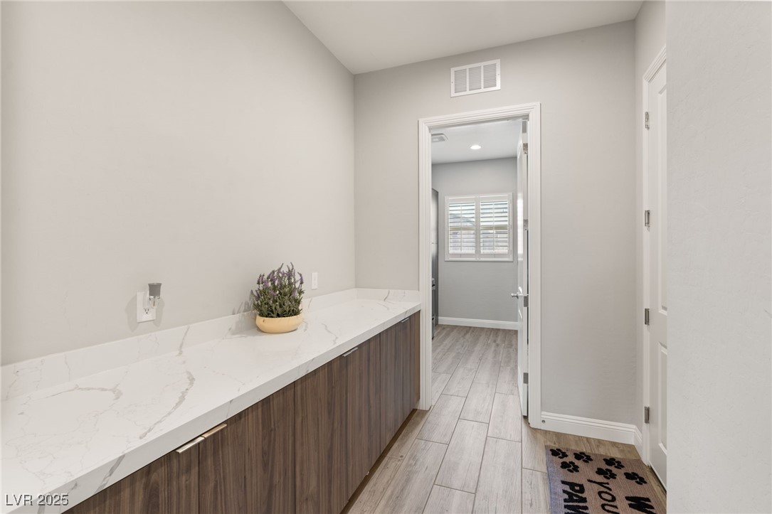 5860 Noah Springs Court