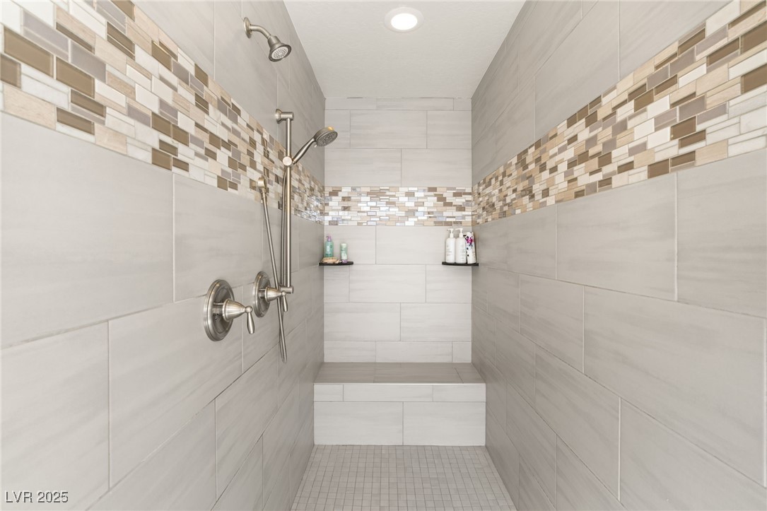 5860 Noah Springs Court