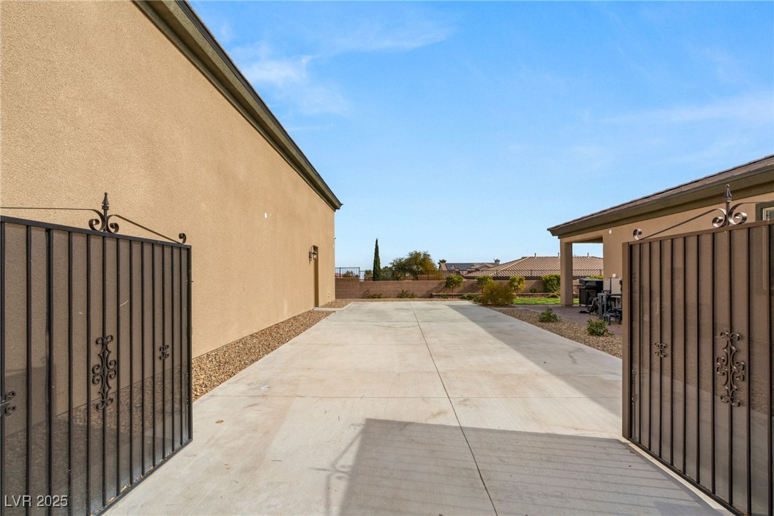 5860 Noah Springs Court