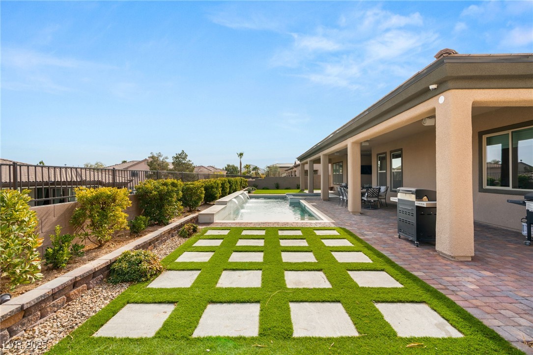 5860 Noah Springs Court