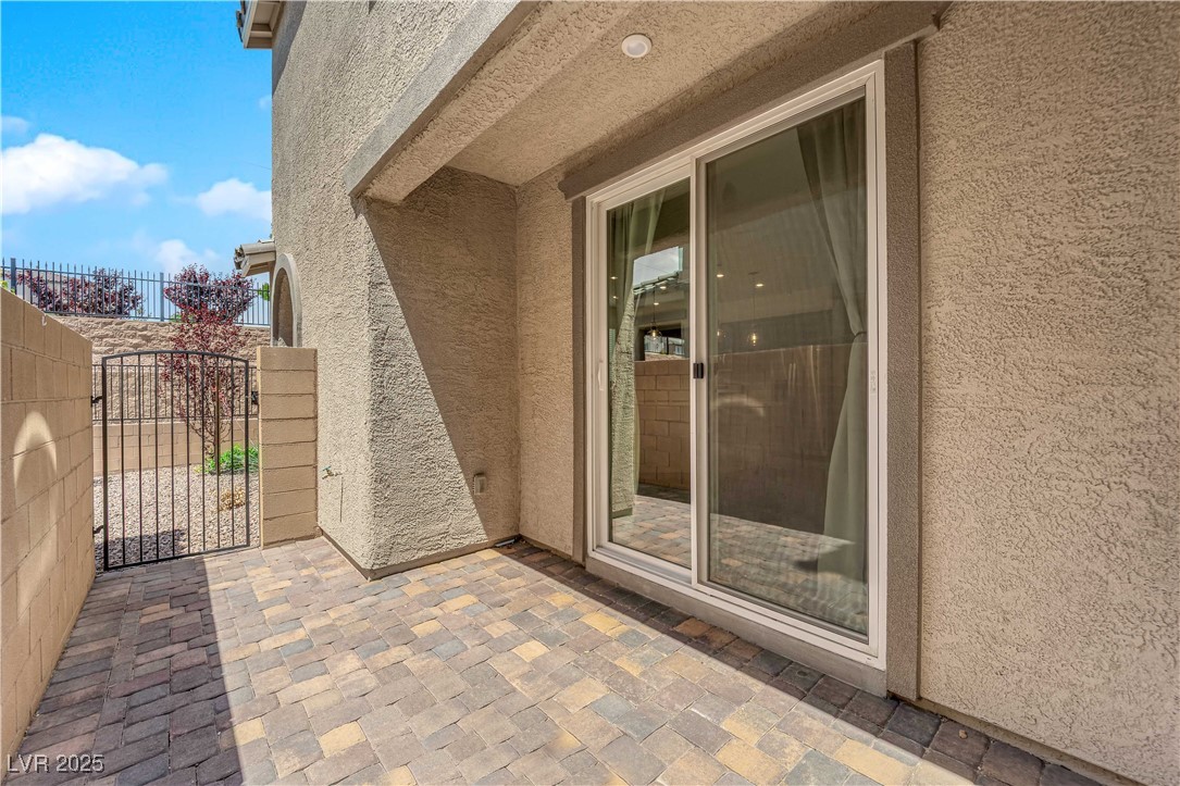 8035 Skye Foxx Street