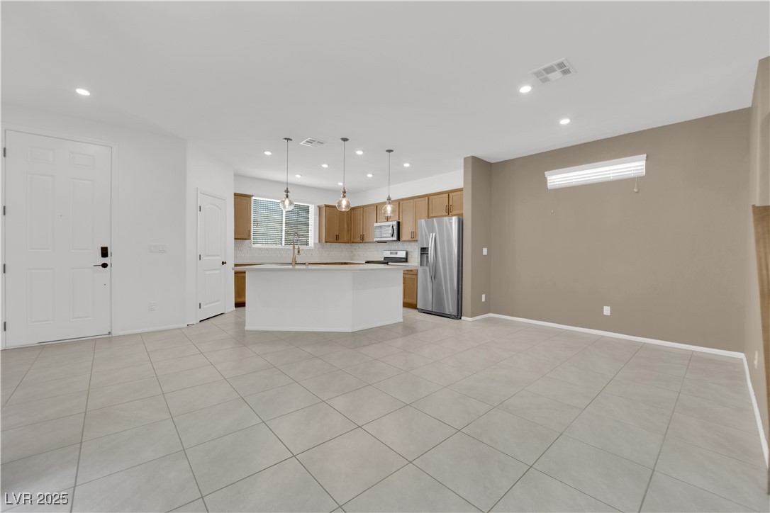 8035 Skye Foxx Street