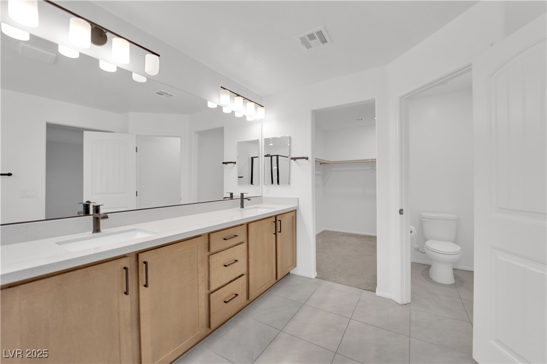 8035 Skye Foxx Street