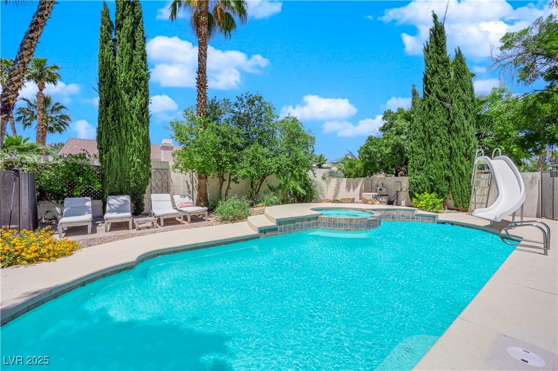 8112 Tropic Isle Circle