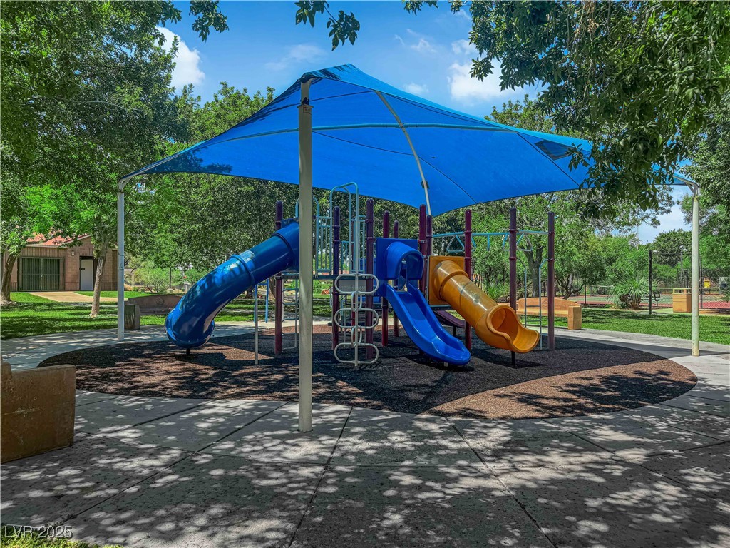 1041 Cedar Pines Street