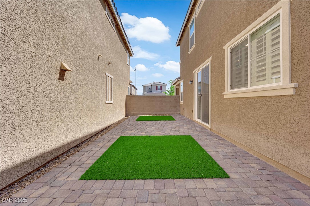 2467 Bellinzona Place