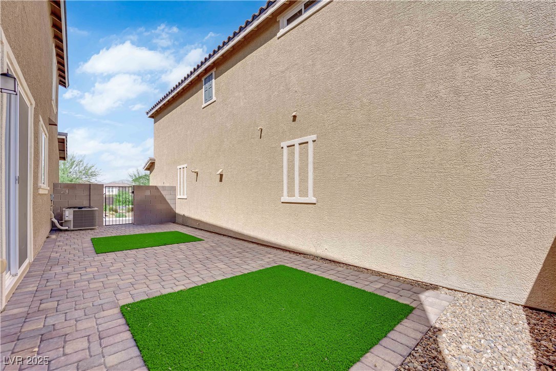 2467 Bellinzona Place