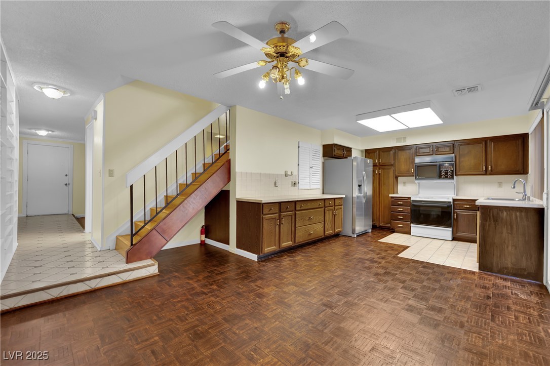 3309 China Drive