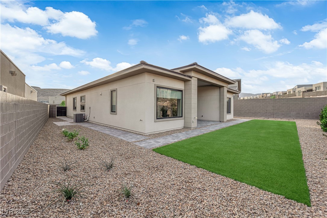 11032 Rolling Vista Drive