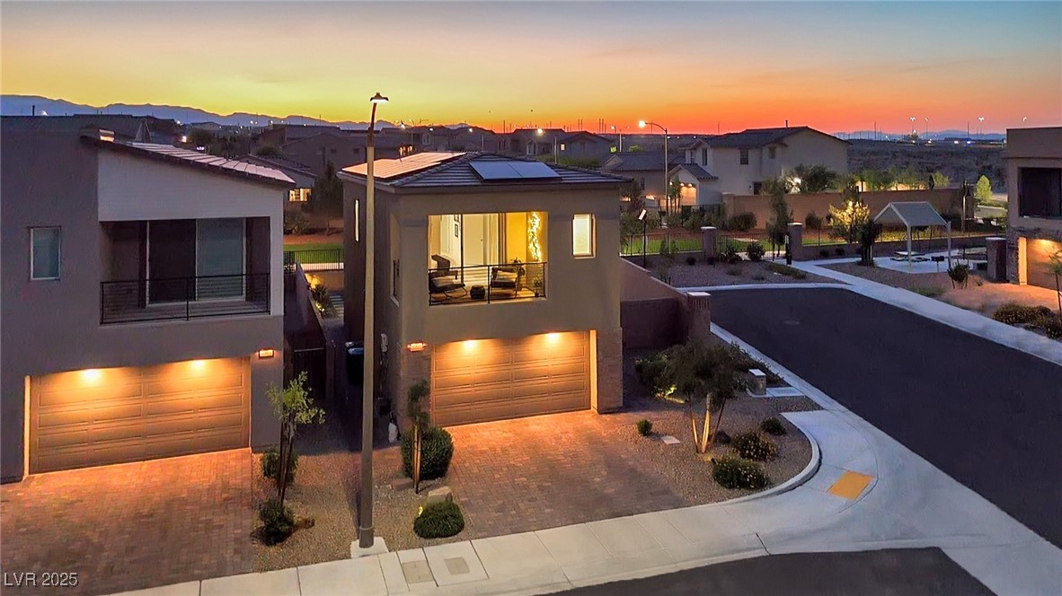 8907 Roadrunner Ravine Street