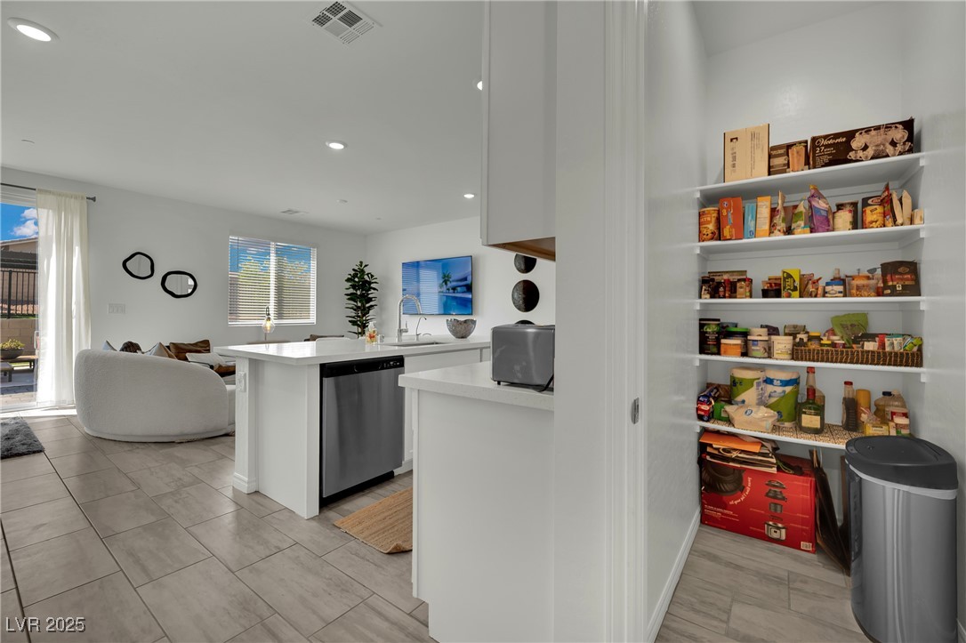 8907 Roadrunner Ravine Street