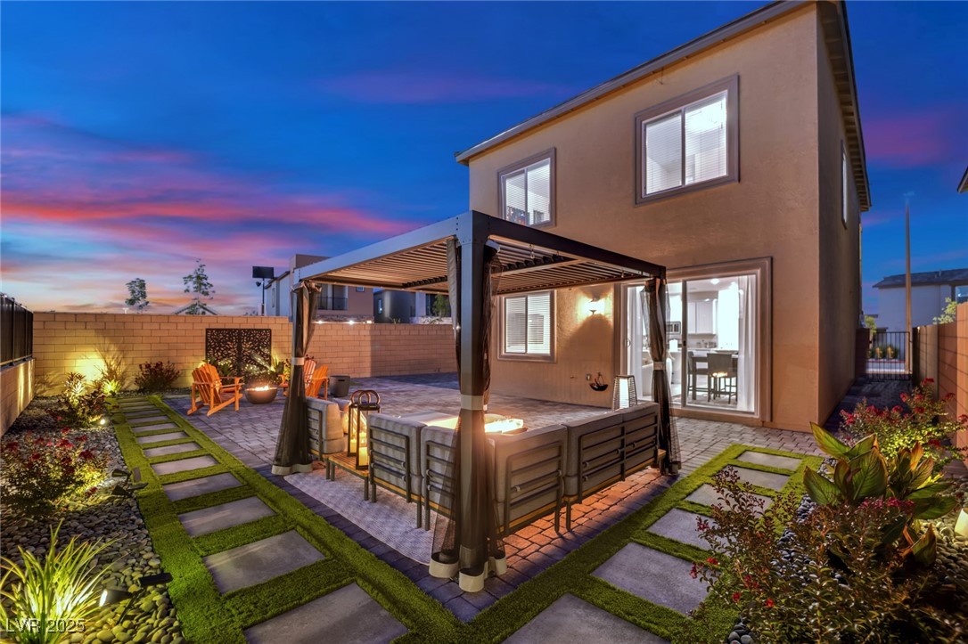 8907 Roadrunner Ravine Street