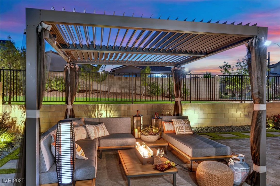 8907 Roadrunner Ravine Street