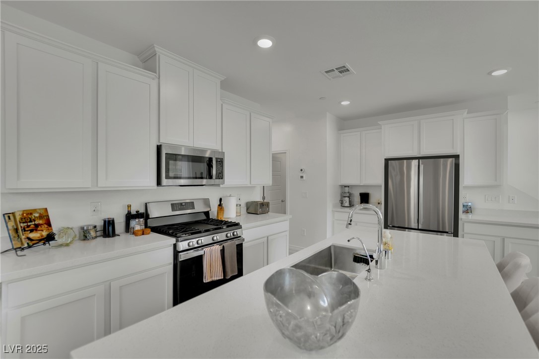 8907 Roadrunner Ravine Street