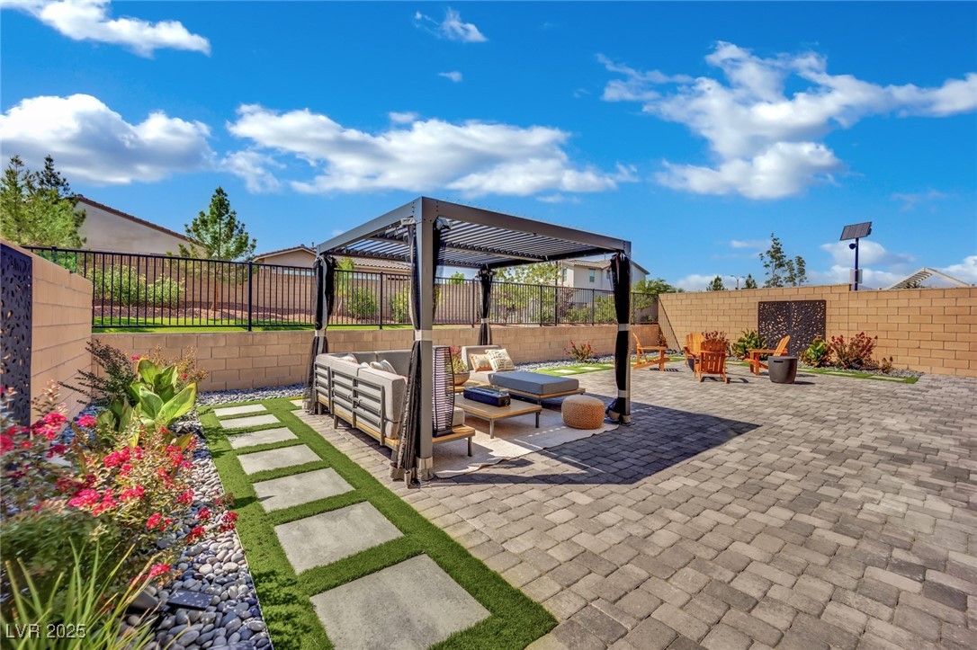 8907 Roadrunner Ravine Street