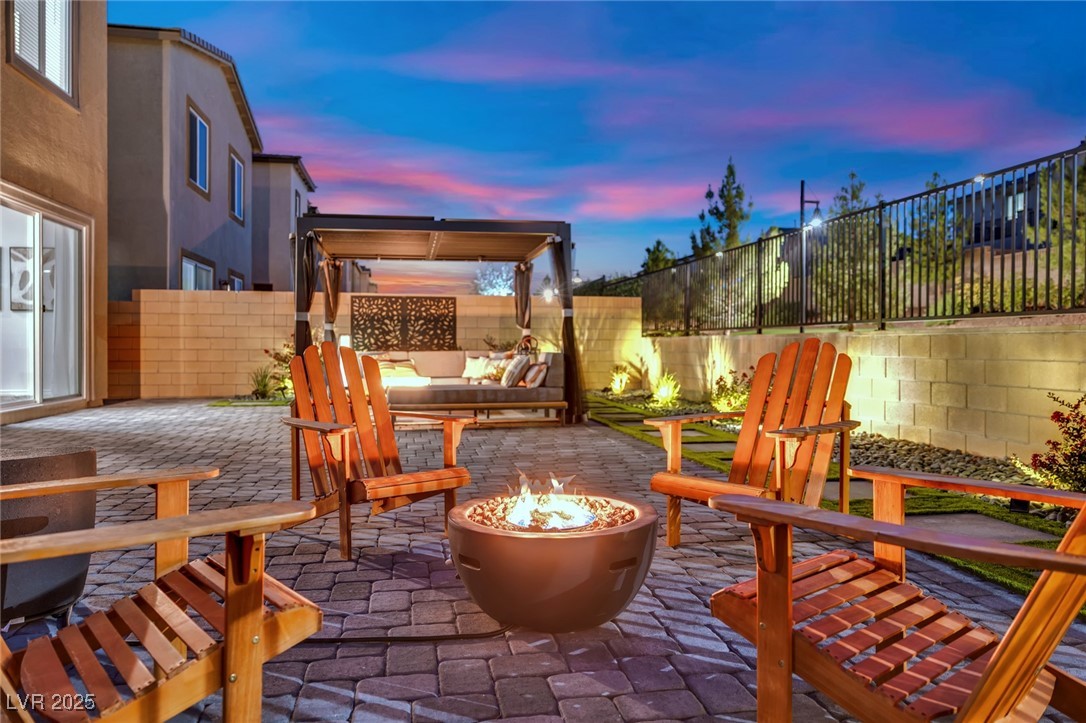 8907 Roadrunner Ravine Street