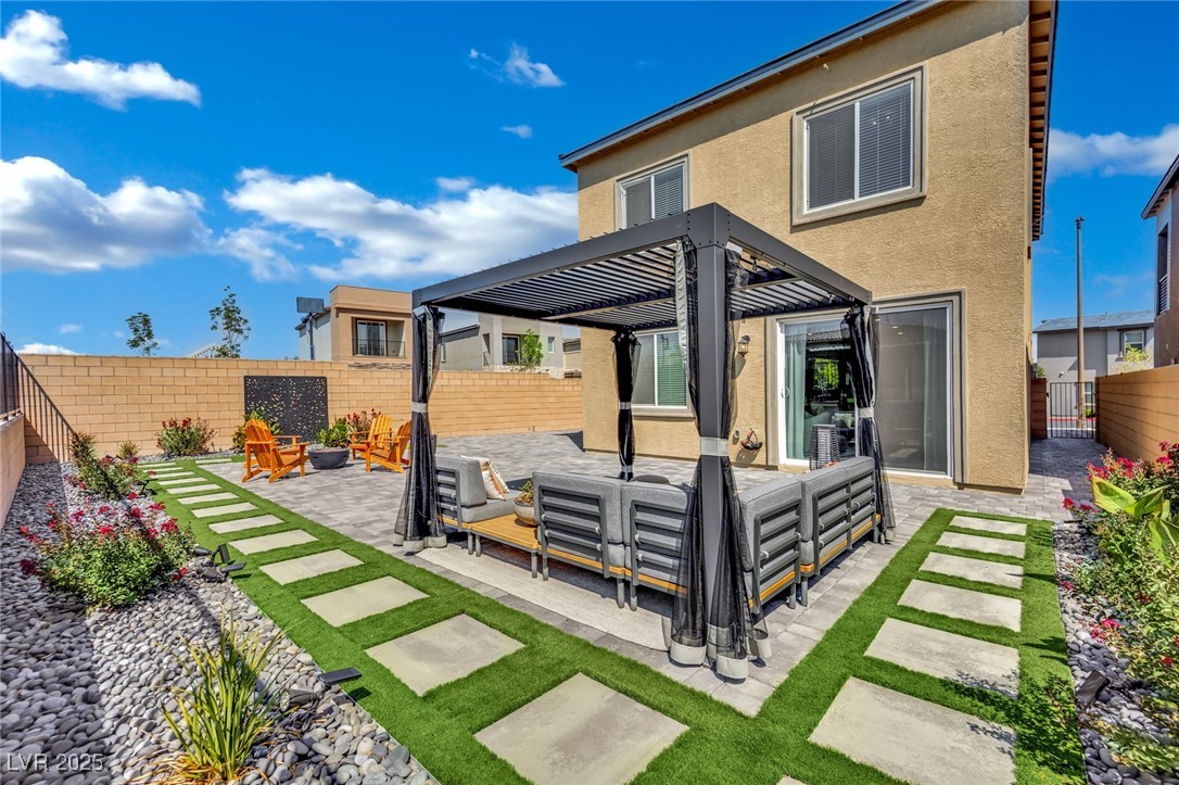 8907 Roadrunner Ravine Street