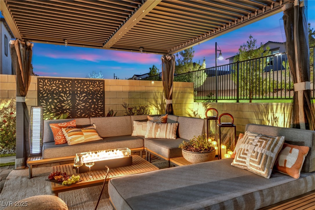 8907 Roadrunner Ravine Street