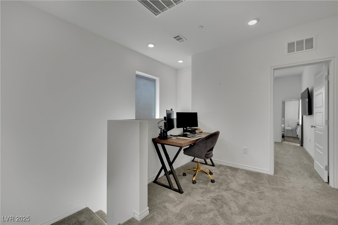 8907 Roadrunner Ravine Street