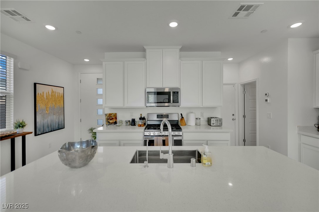 8907 Roadrunner Ravine Street