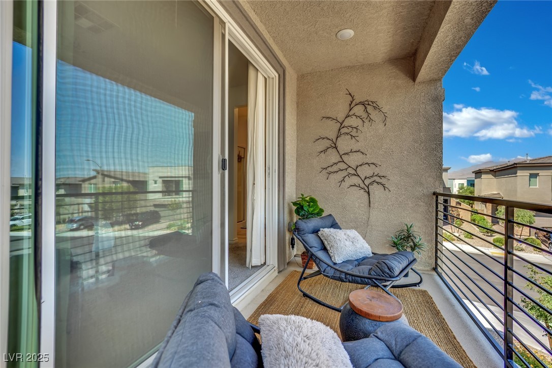 8907 Roadrunner Ravine Street