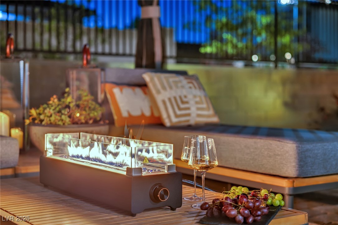 8907 Roadrunner Ravine Street