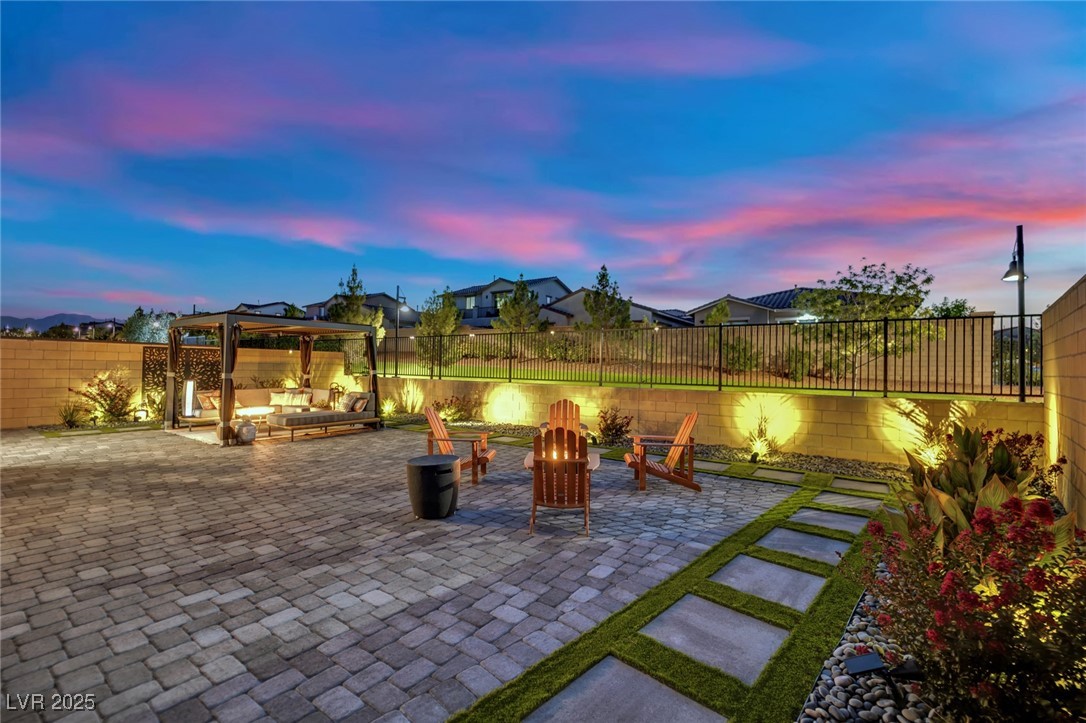 8907 Roadrunner Ravine Street