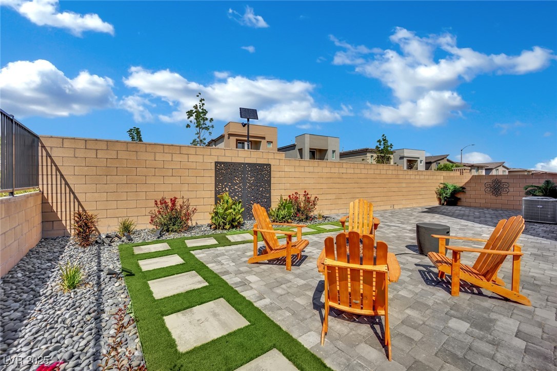 8907 Roadrunner Ravine Street