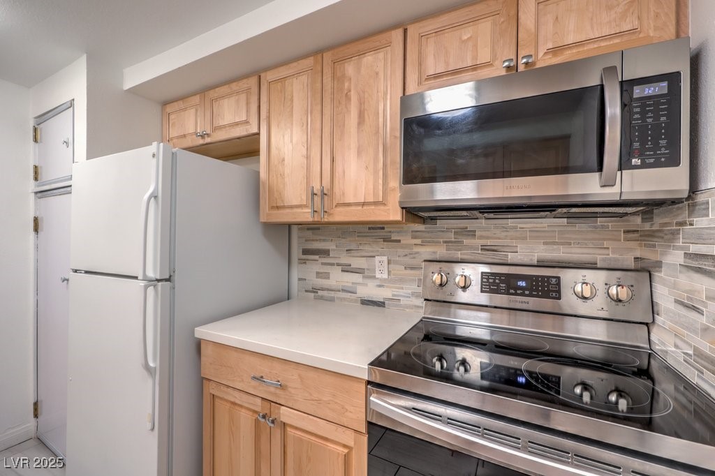 205 East Harmon Avenue 121