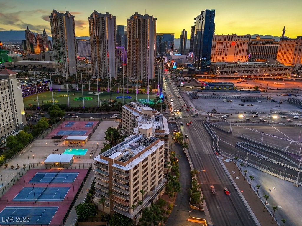 205 East Harmon Avenue 121