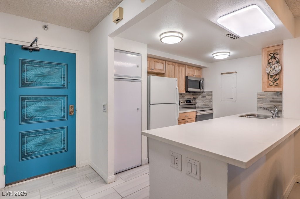 205 East Harmon Avenue 121