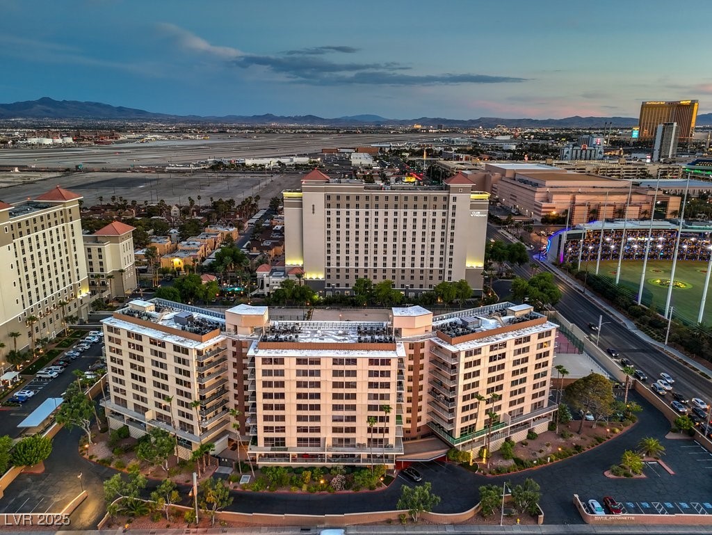 205 East Harmon Avenue 121