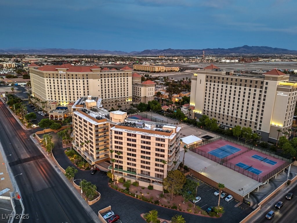 205 East Harmon Avenue 121