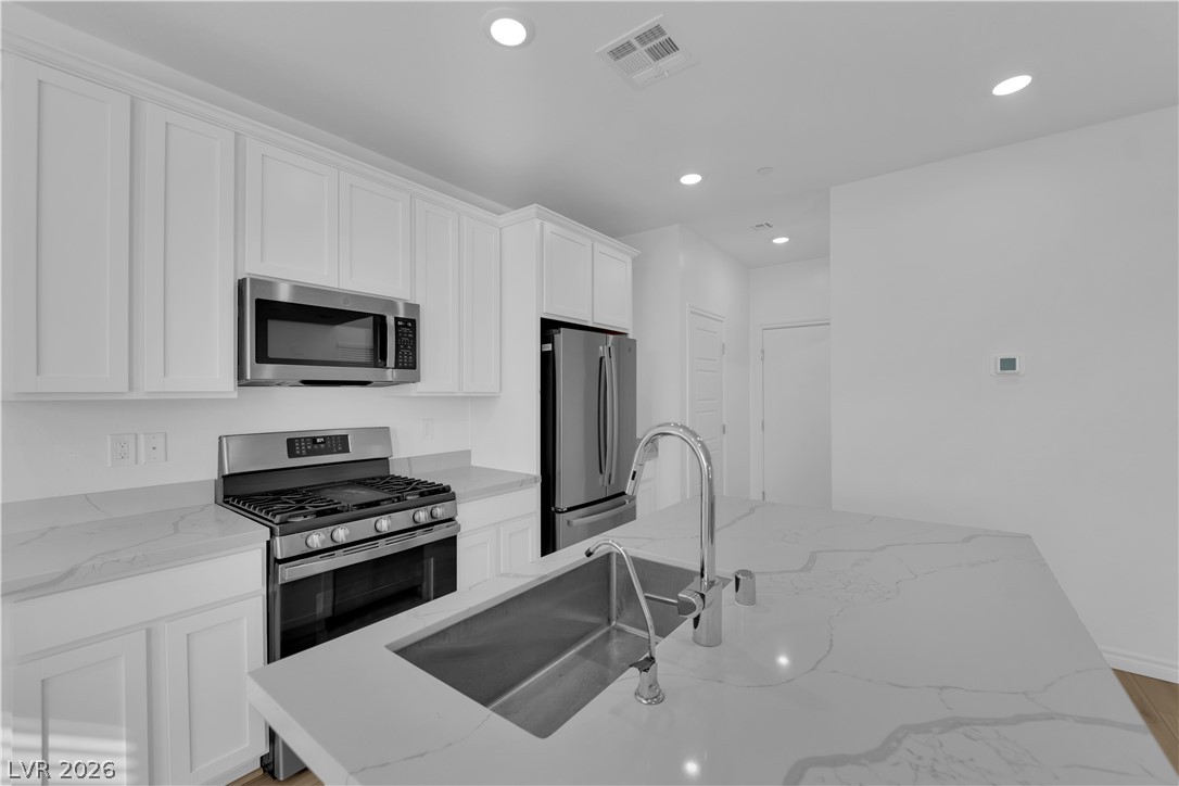 9815 Mojave Mountain Street