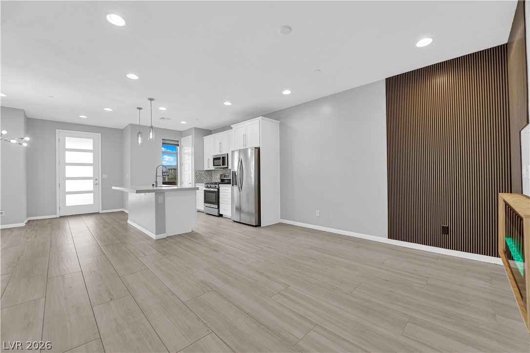 11665 Redwood Mountain Avenue