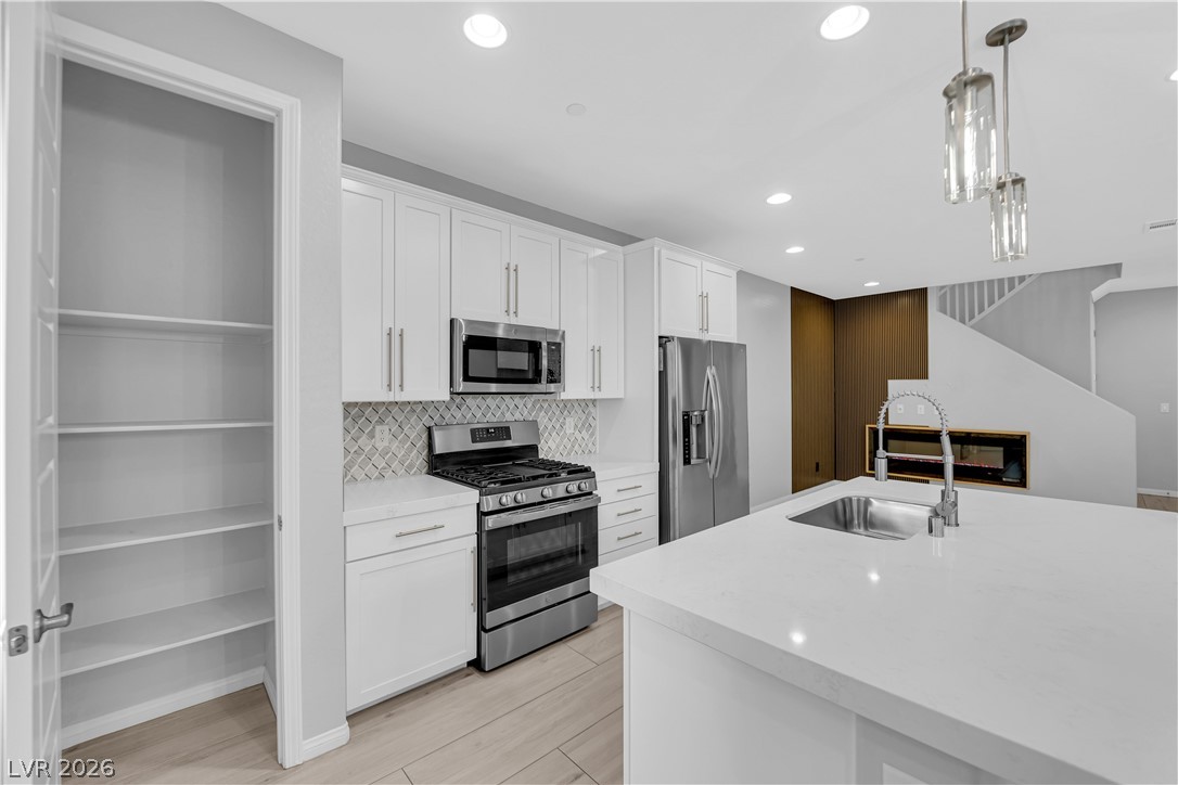 11665 Redwood Mountain Avenue