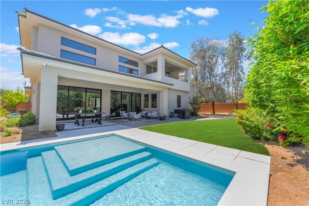 2 Sugarberry Lane