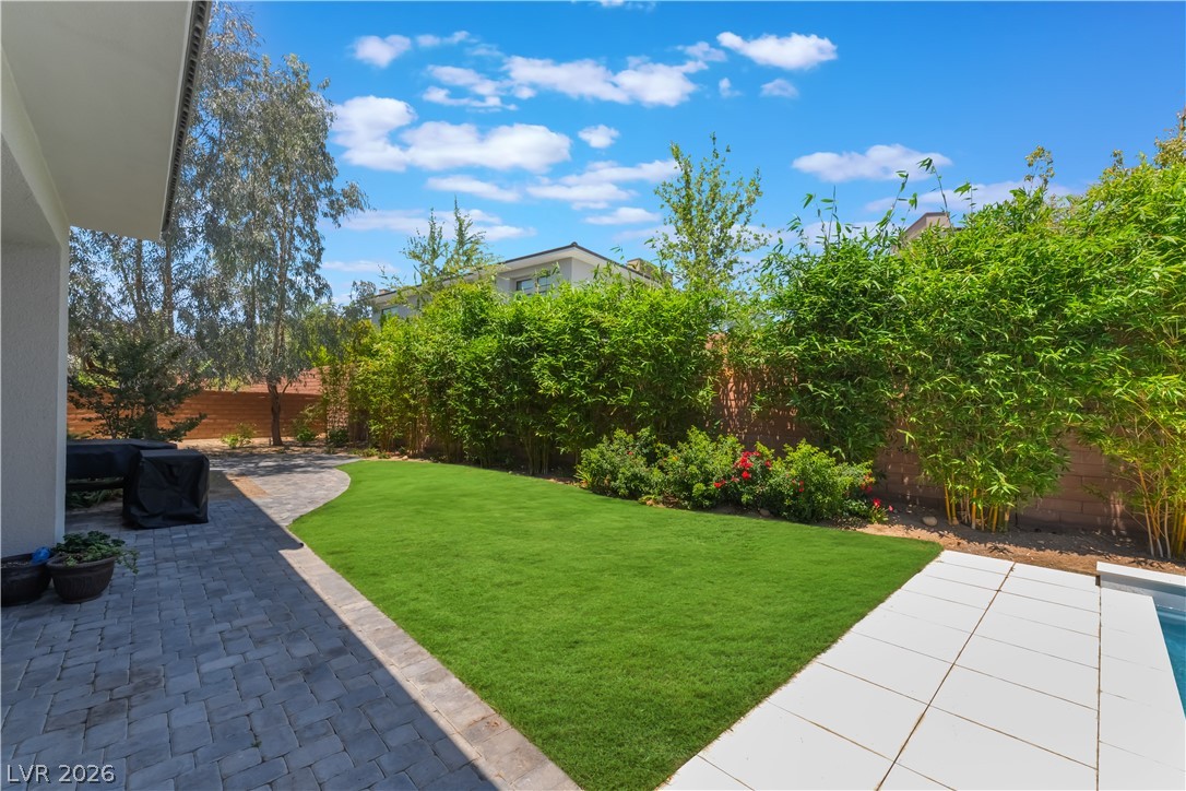 2 Sugarberry Lane