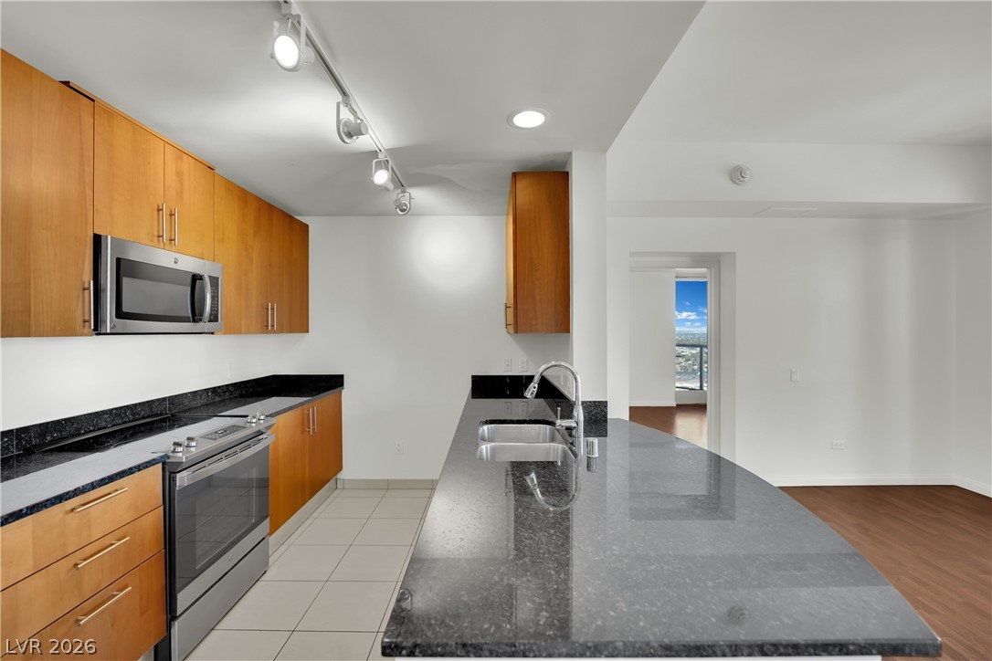 200 West Sahara Avenue 3412