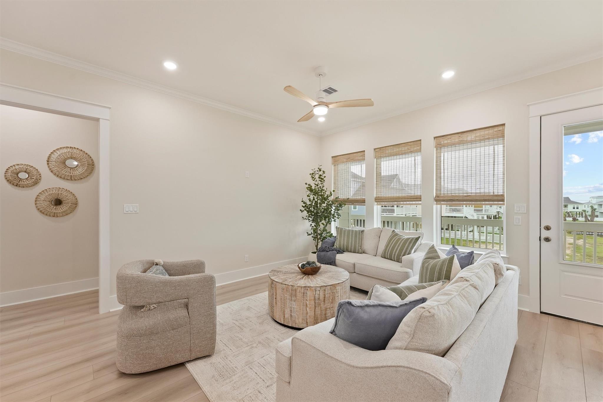 4046 Miramar Court