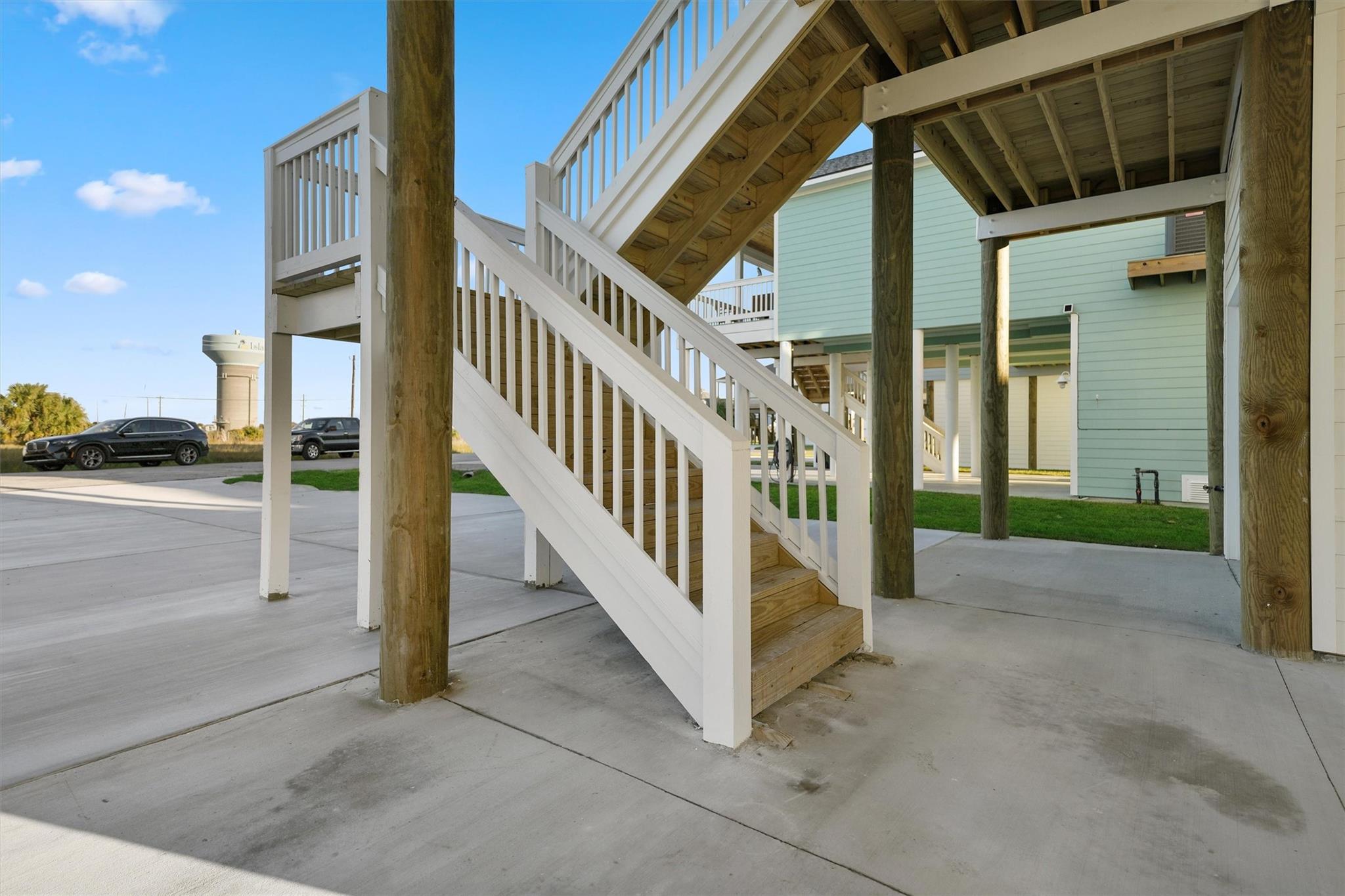 4046 Miramar Court
